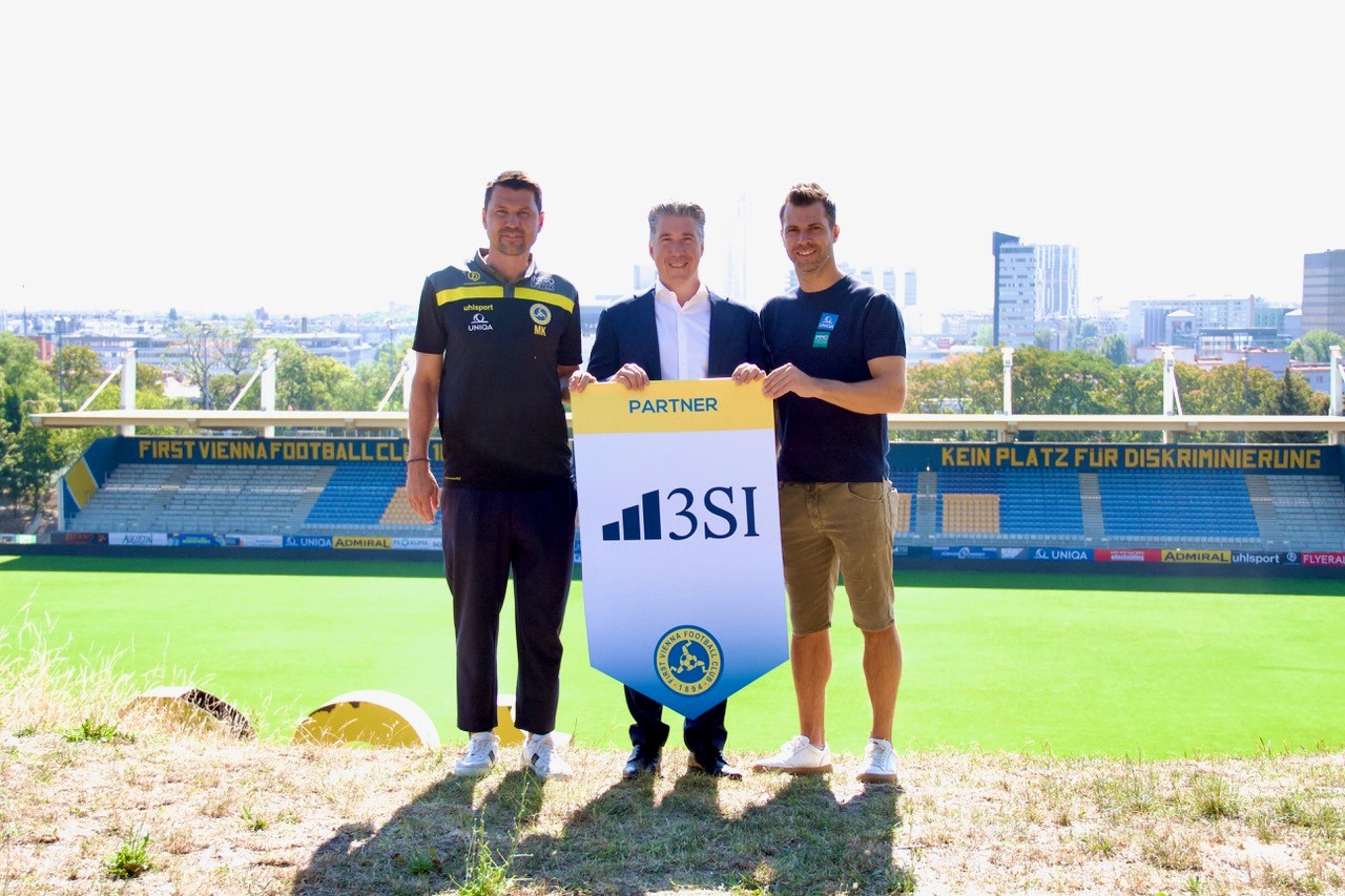 Markus Kratzer (Sportdirektor), Michael Schmidt (Geschäftsführer 3SI Immogroup) und Andreas Ivanschitz (Ausbildungsmanager) (v.l.n.r.)