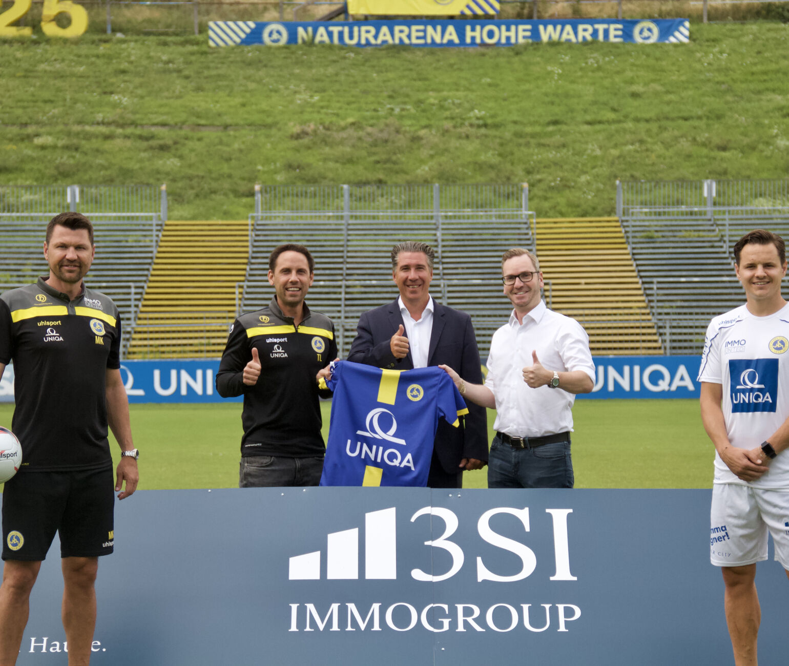 Markus Kratzer (First Vienna FC), Thomas Loy (First Vienna FC), Michael Schmidt (3SI Immogroup), Roland Schmid (IMMOunited), Jiri Lenko (First Vienna FC) (v.l.n.r.)