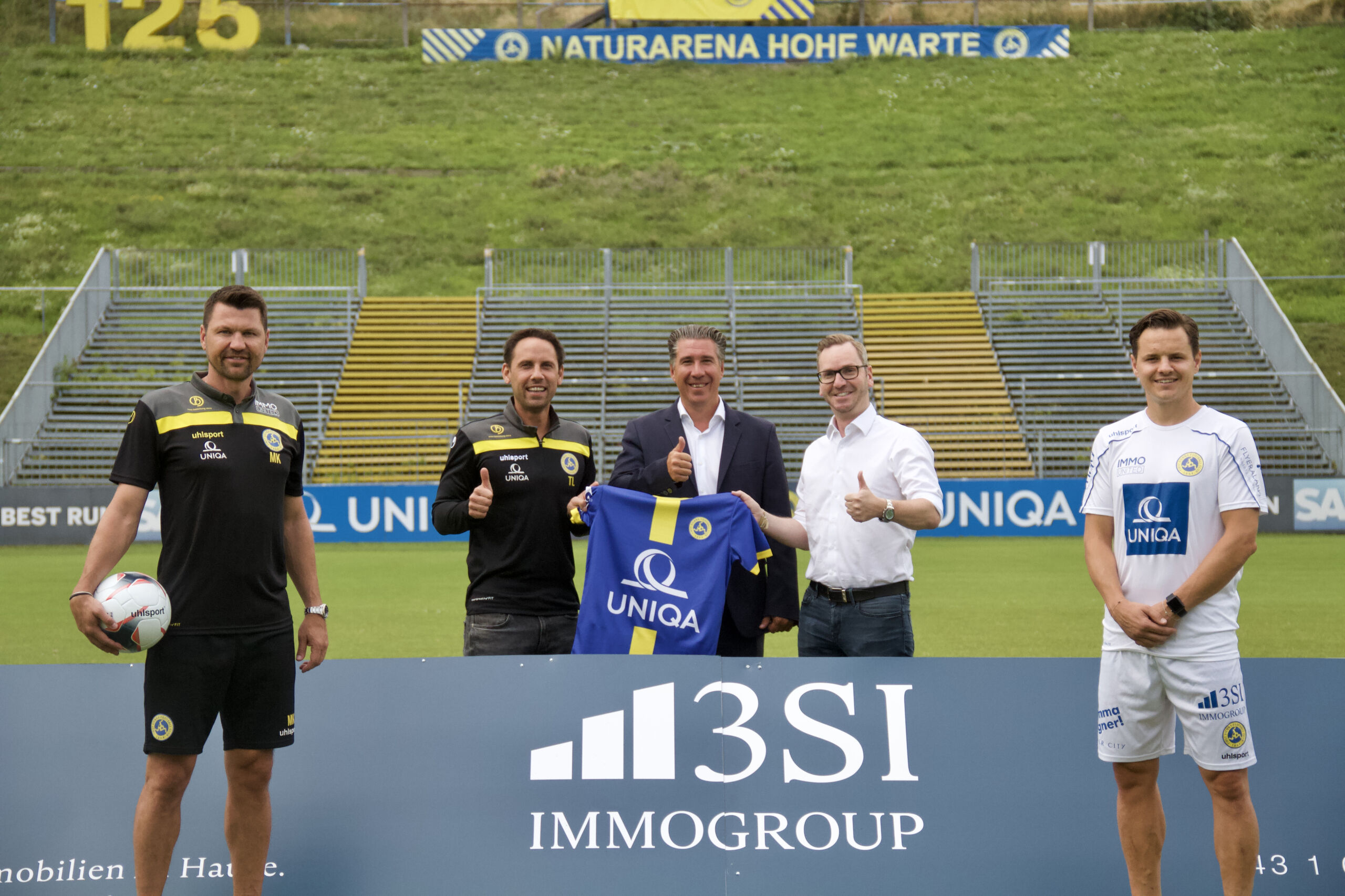 Markus Kratzer (First Vienna FC), Thomas Loy (First Vienna FC), Michael Schmidt (3SI Immogroup), Roland Schmid (IMMOunited), Jiri Lenko (First Vienna FC) (v.l.n.r.)