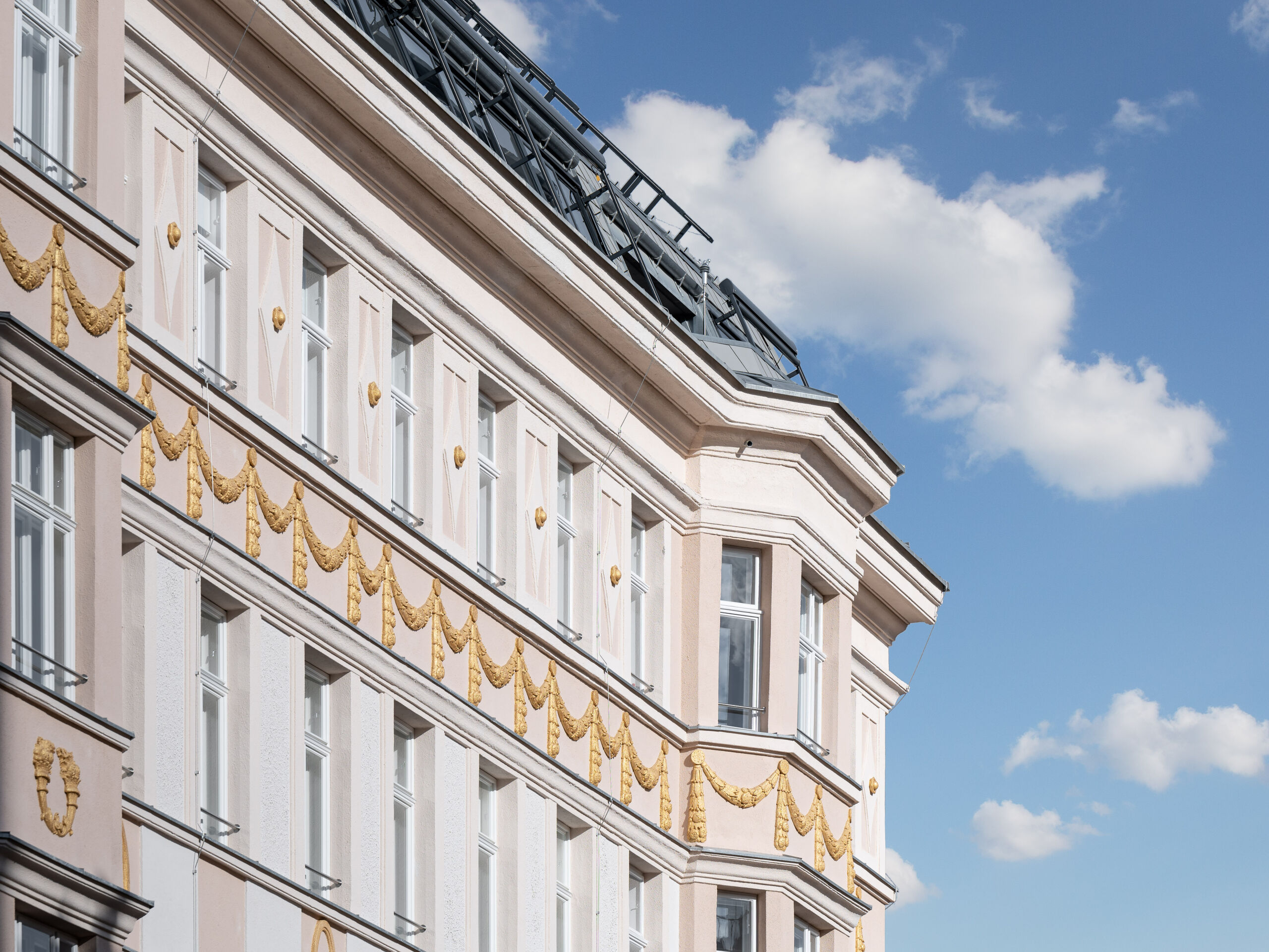 Wunderschöne Prunkfassade beim Stilaltbau in der Skodagasse 15 1080 Wien